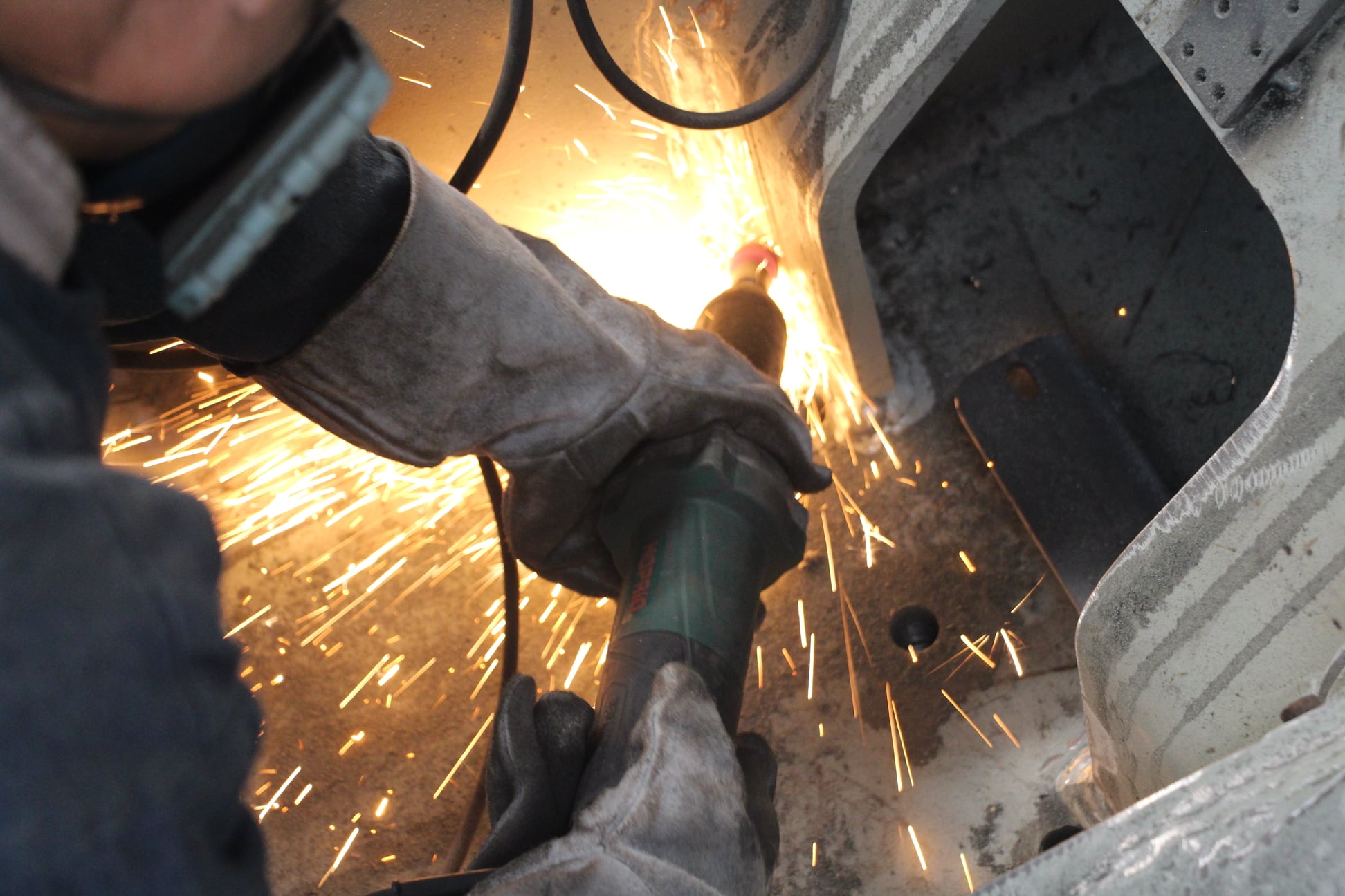 Deburring & Weld Seam Cleaning